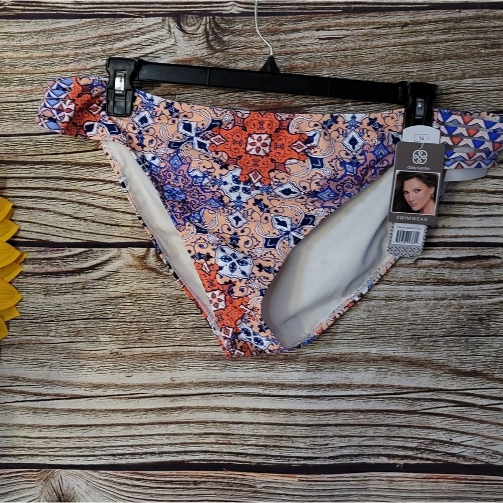 "Daisy Fuentes " Woman's bikini Bottoms Size: 16 peach/blue/white NWT